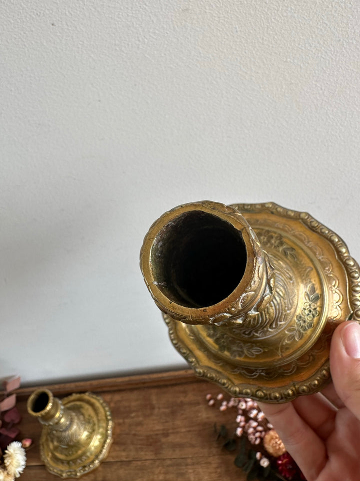 Bougeoir en laiton doré à base large