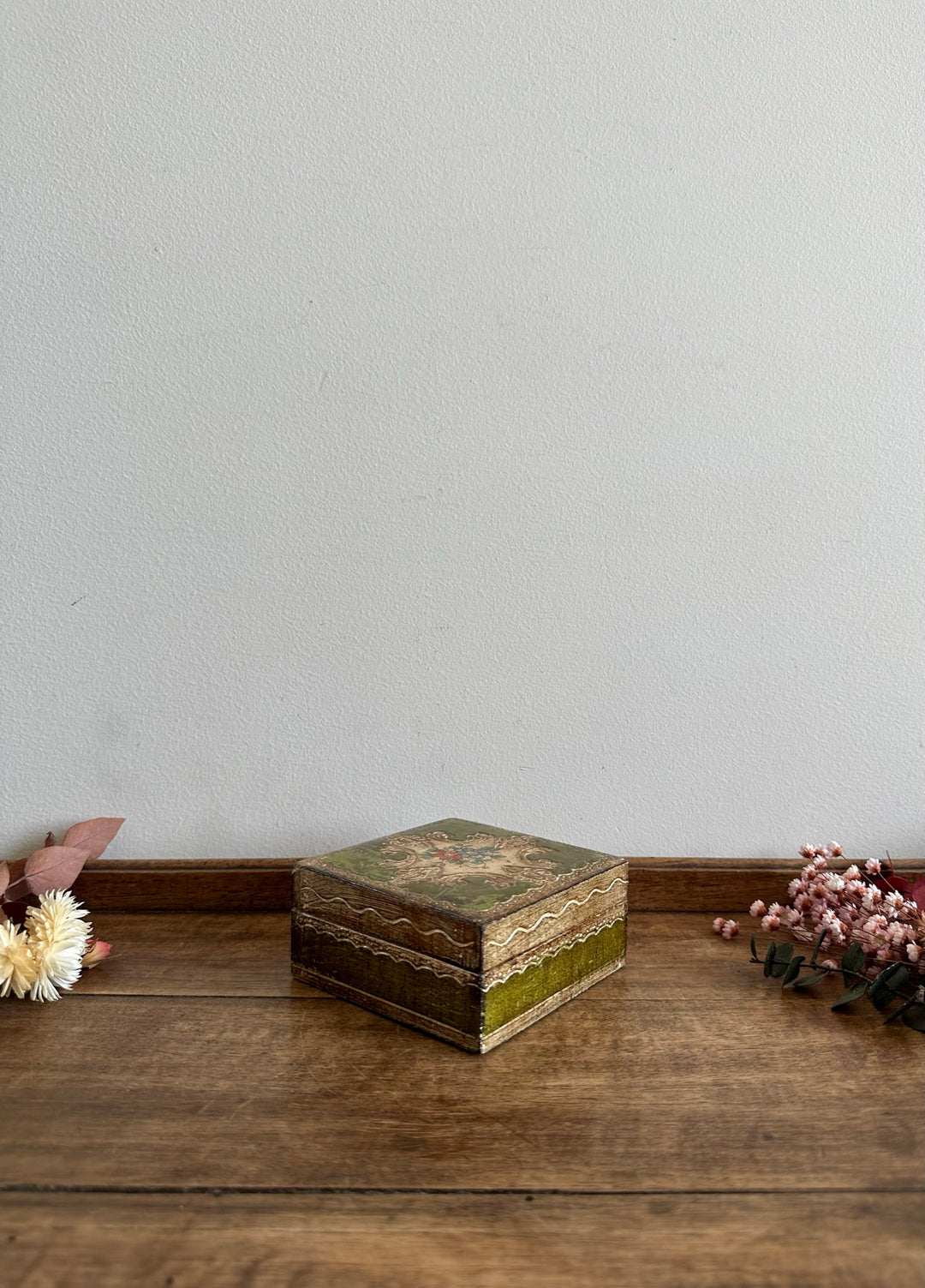 Boite en bois carrée style florentin taille mini