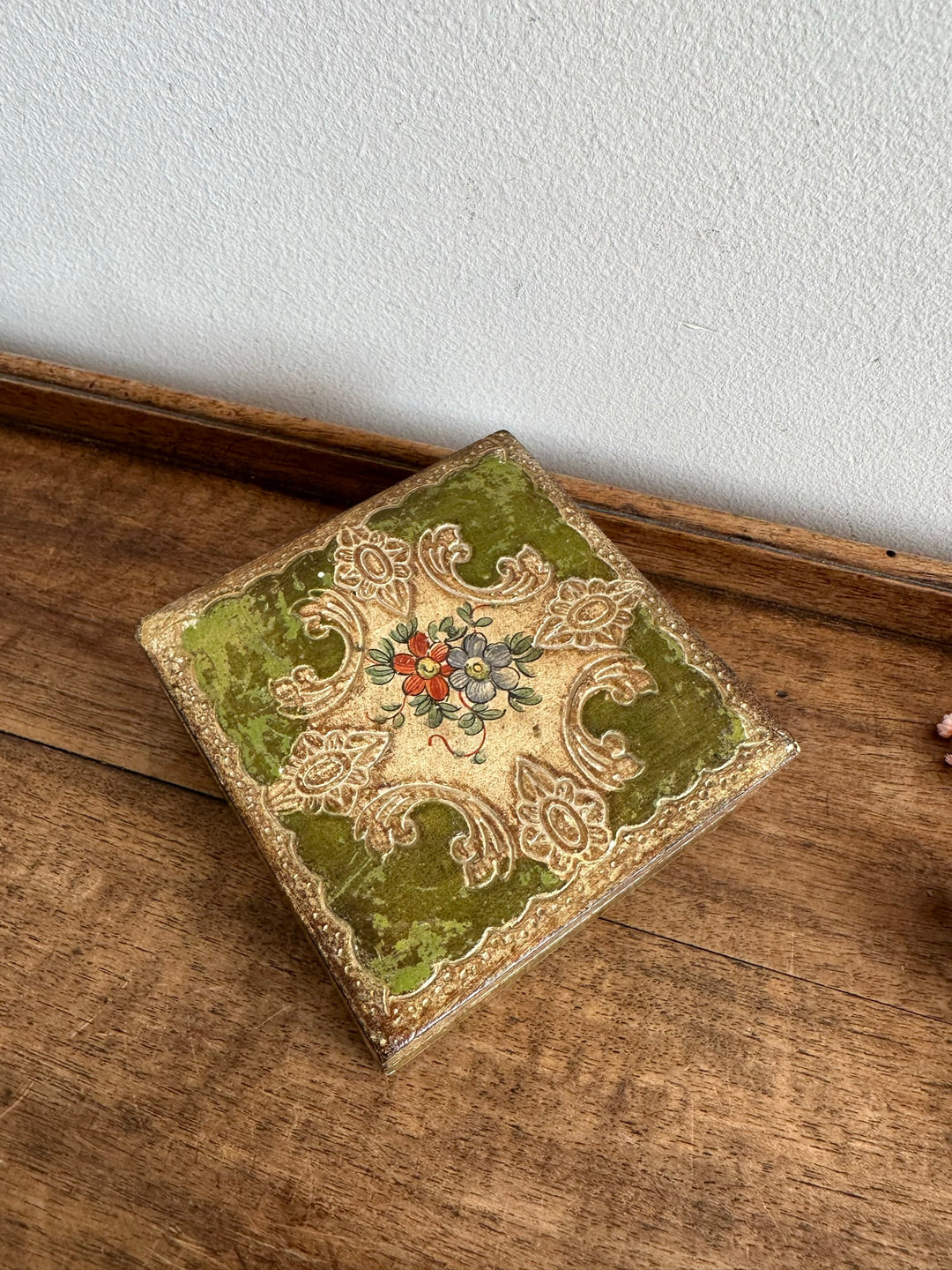 Boite en bois carrée style florentin taille mini