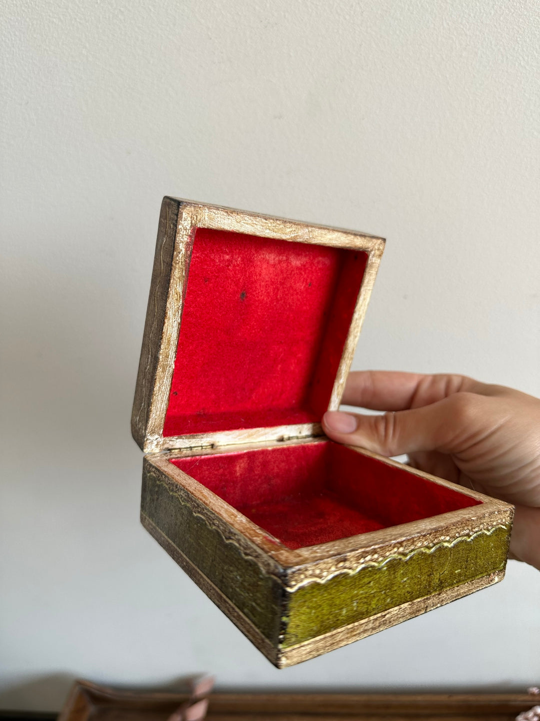 Boite en bois carrée style florentin taille mini