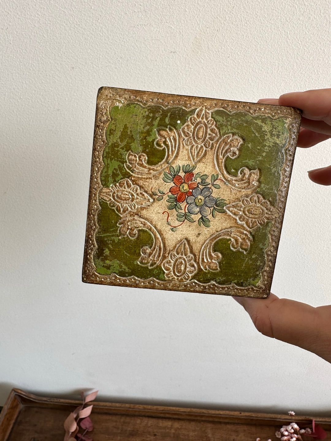 Boite en bois carrée style florentin taille mini