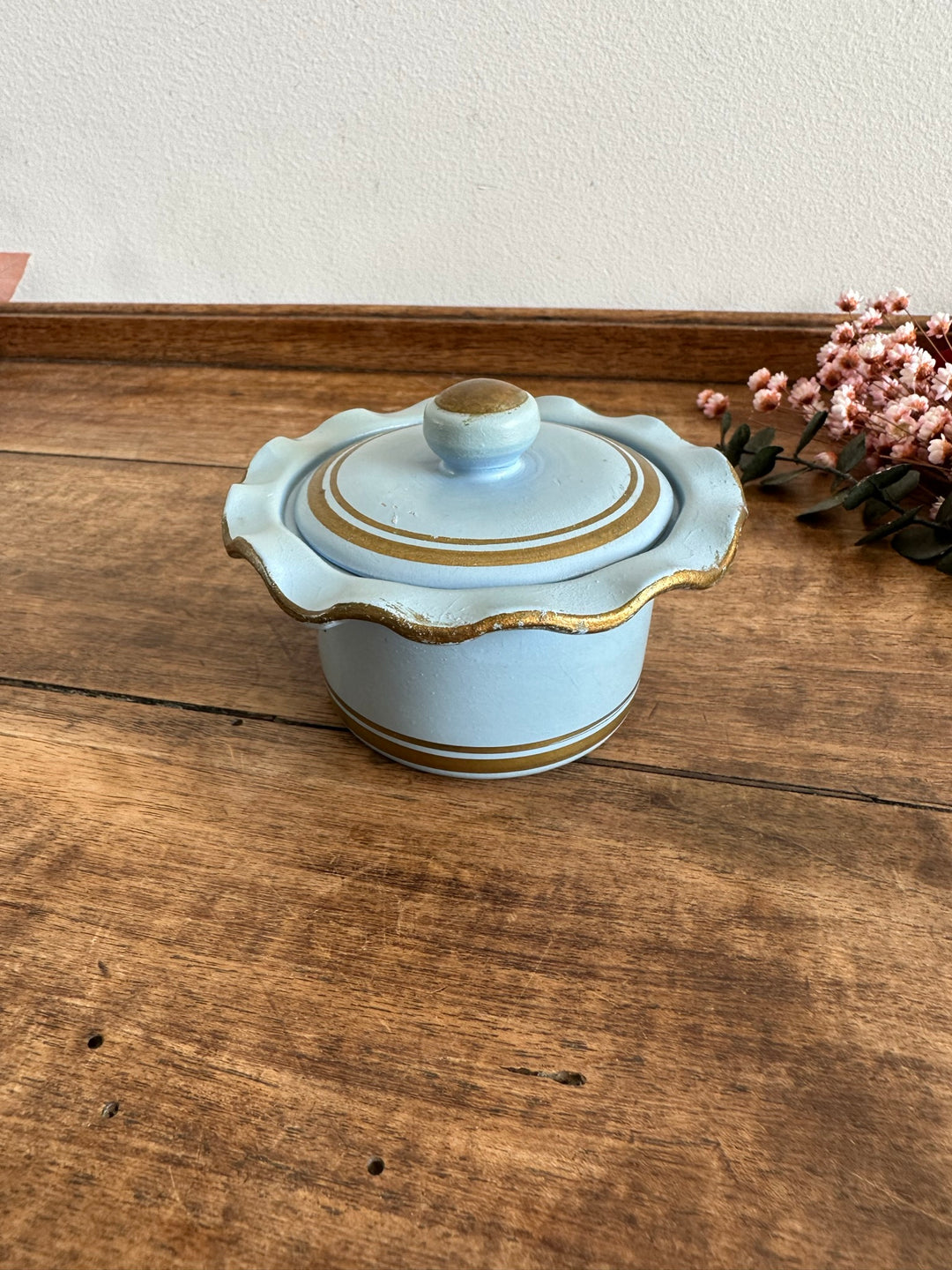 Bonbonnière en porcelaine peinte à la main