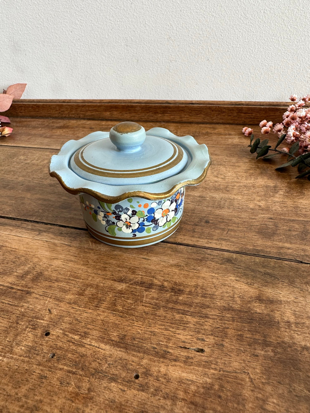 Bonbonnière en porcelaine peinte à la main