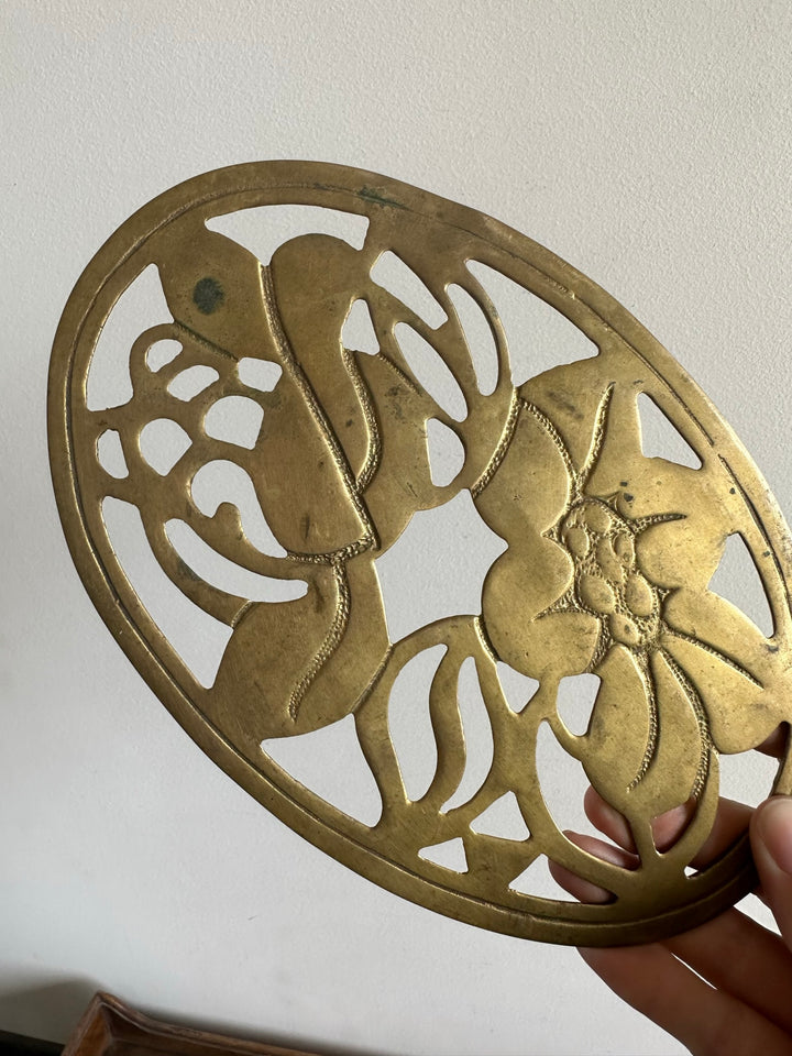 Dessous de plat en laiton doré ajouré