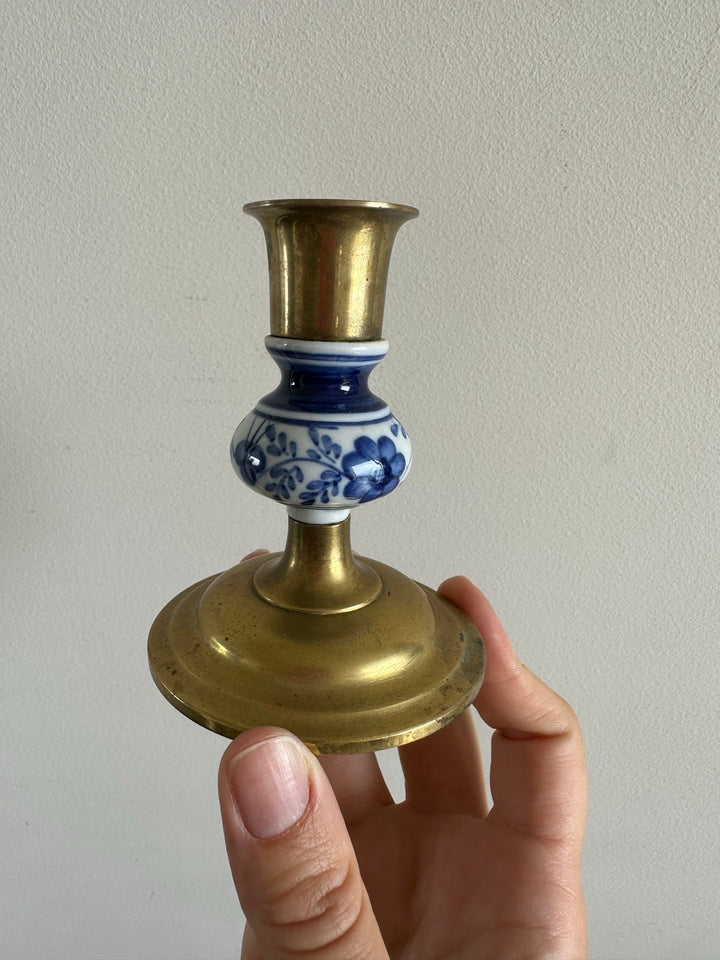 Bougeoir en laiton et porcelaine peinte