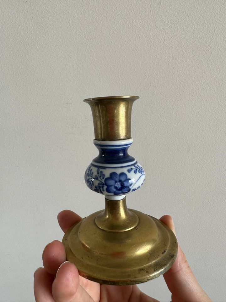 Bougeoir en laiton et porcelaine peinte