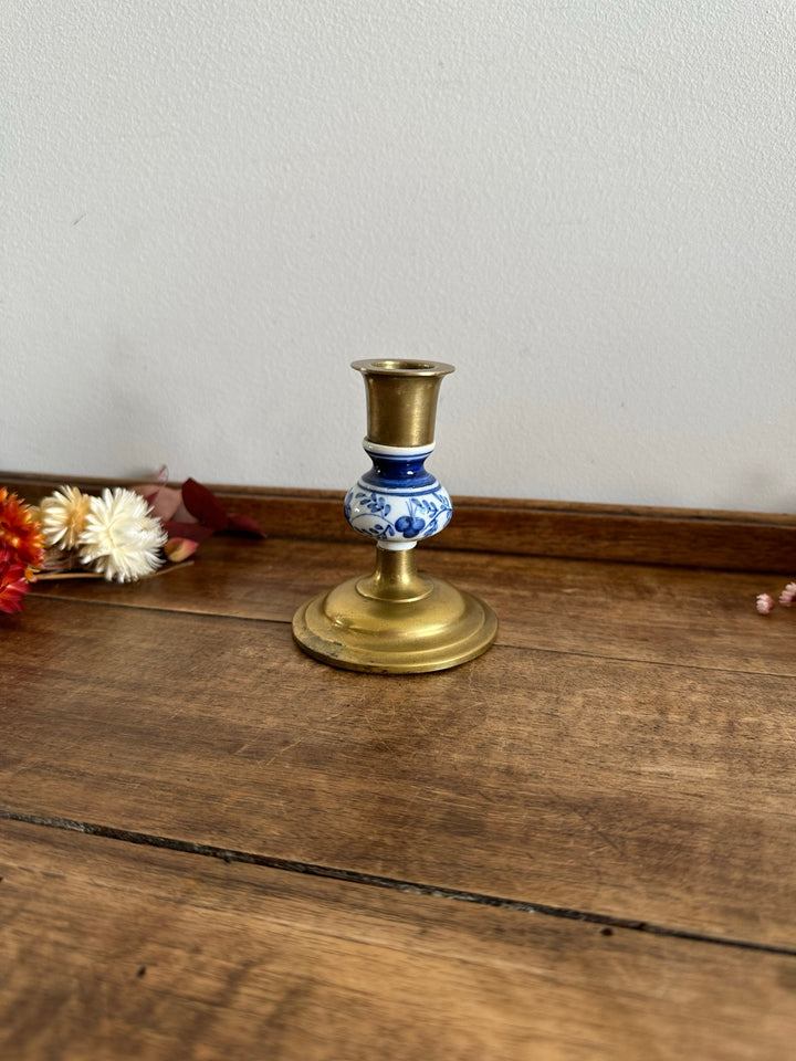 Bougeoir en laiton et porcelaine peinte