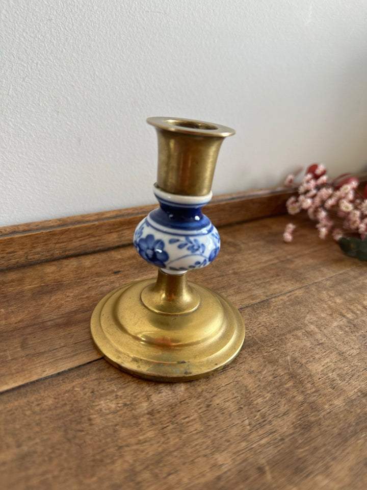 Bougeoir en laiton et porcelaine peinte