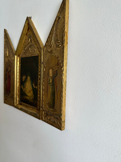 Triptyque religieux en bois florentin doré