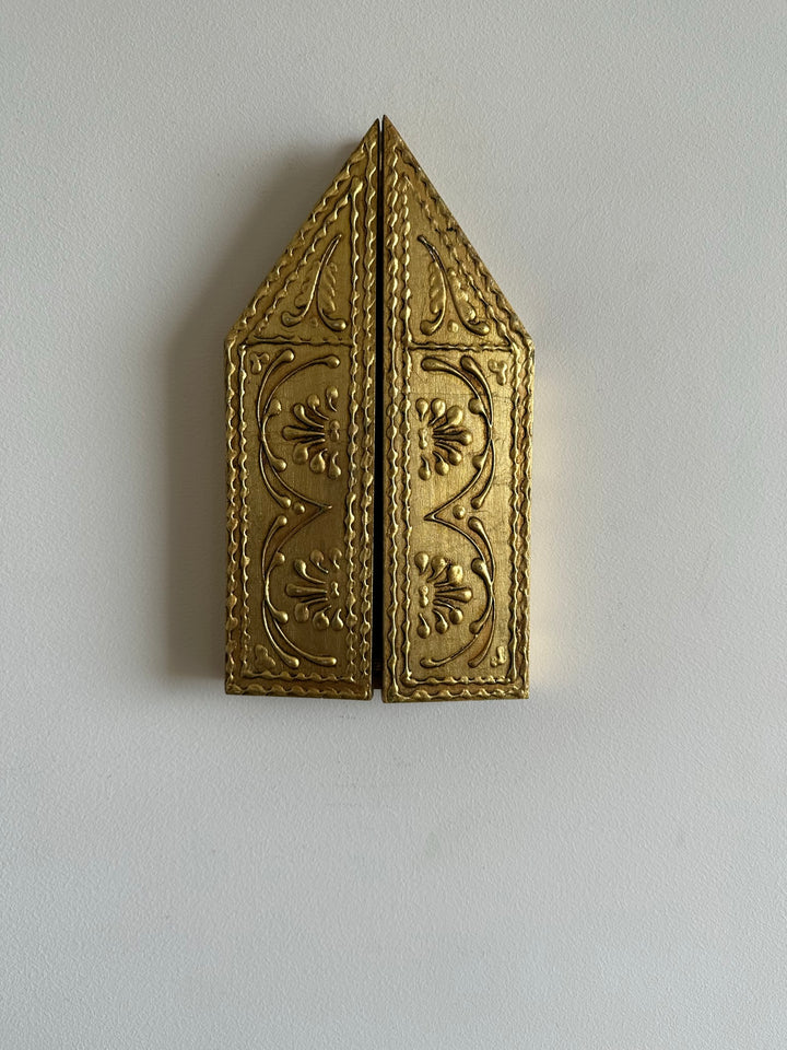 Triptyque religieux en bois florentin doré