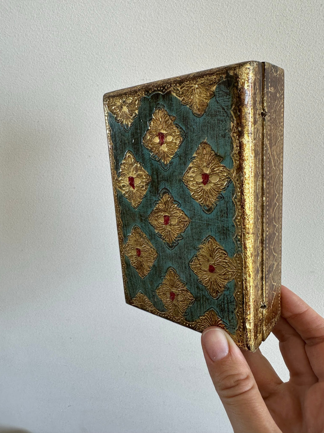 Boite en bois florentine bleue et or