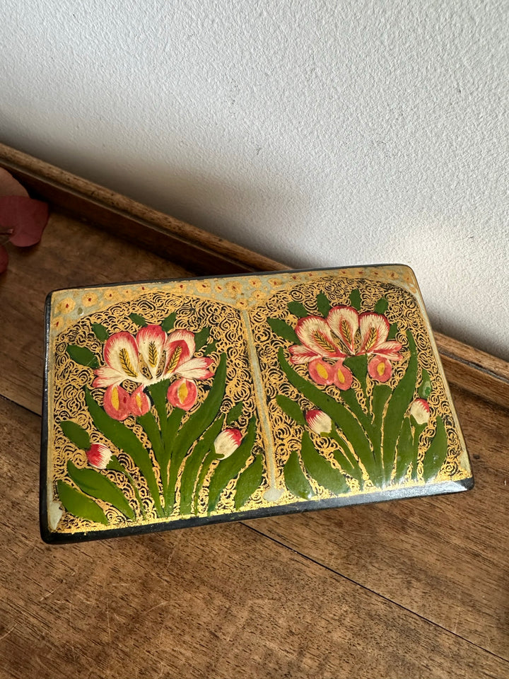 Boite en bois peinte à la main origine anglaise des Indes