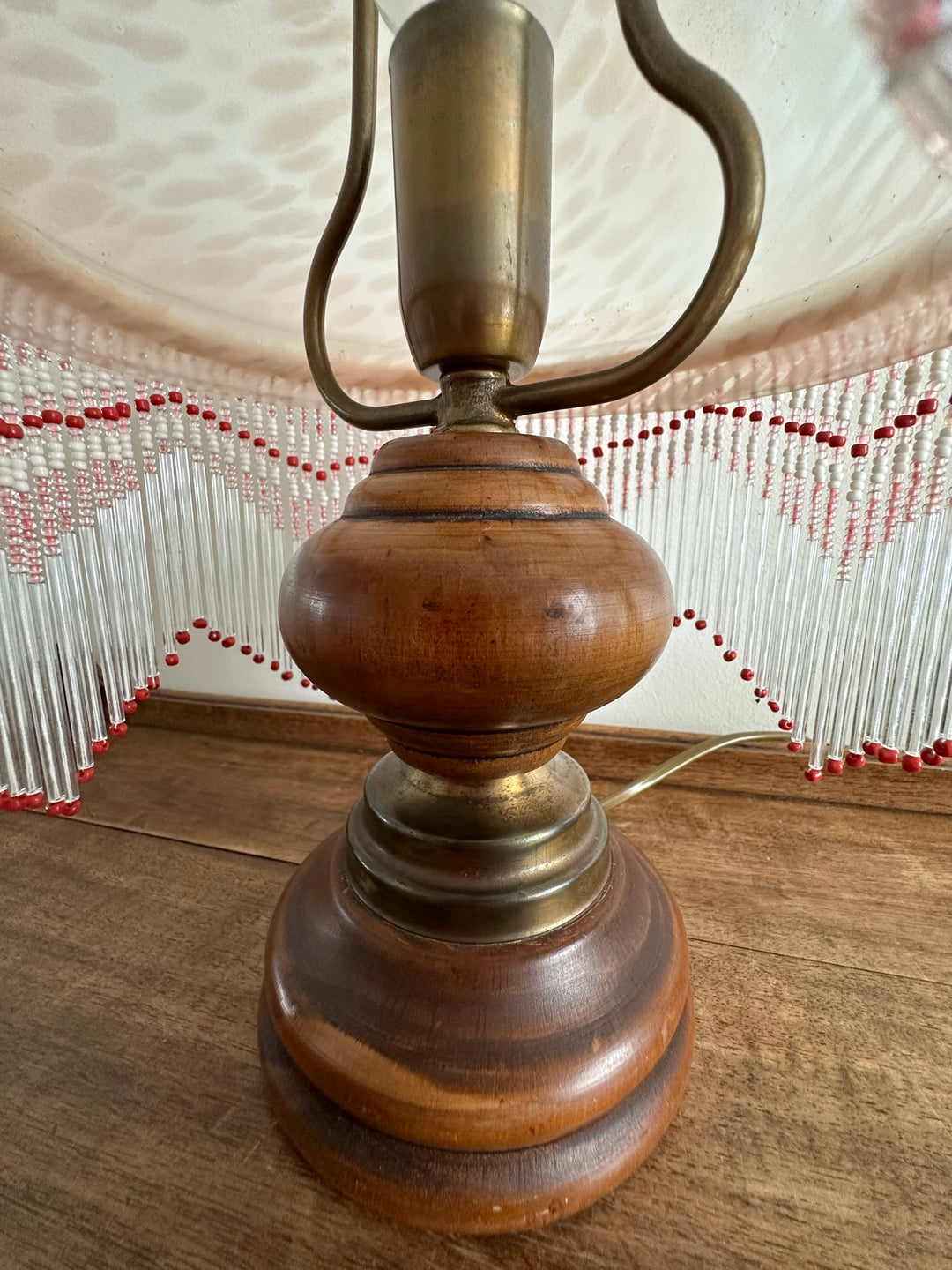 Lampe de chevet à poser avec pampilles en verre dépoli rose
