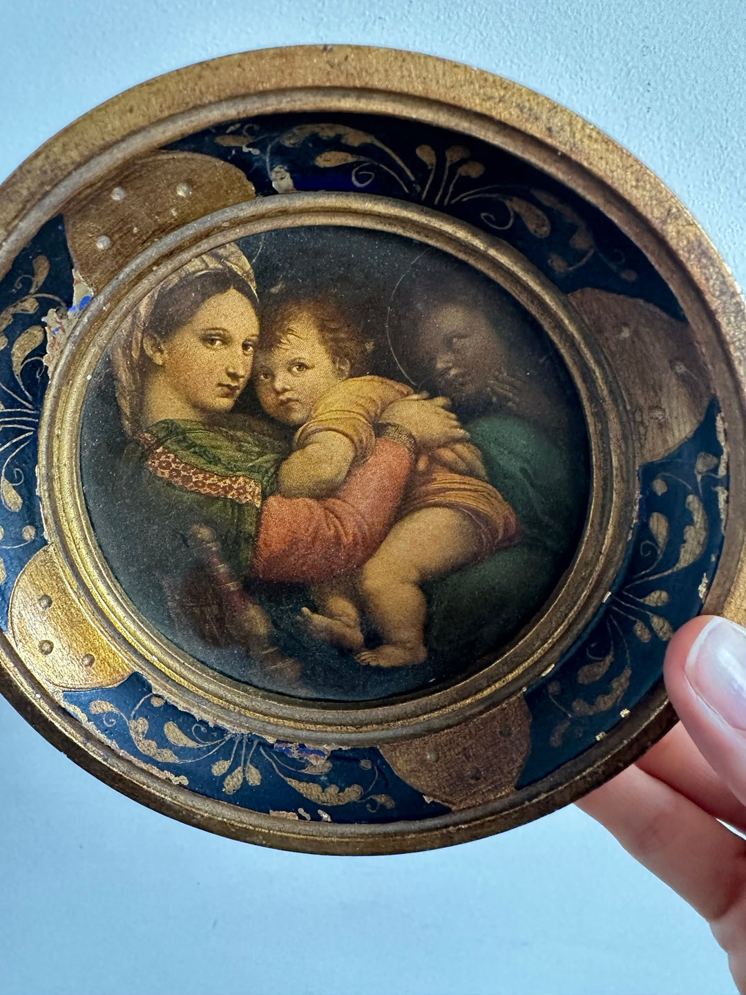Médaillon en bois florentin rond bleu et or La Vierge à la chaise