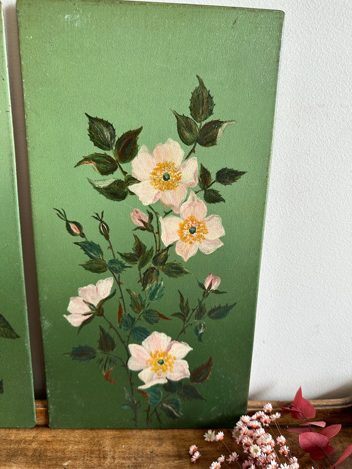 Peintures florales sur tôle fond vert