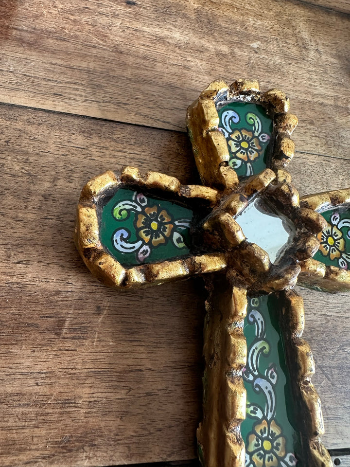 Croix en bois émaillé péruvienne