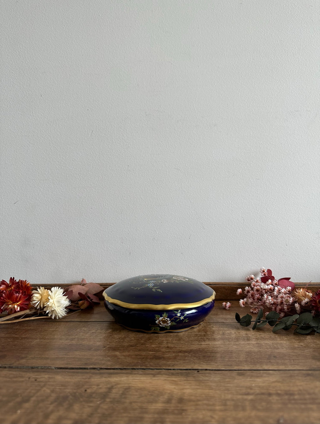 Bonbonnière en porcelaine de Limoges décorée à l'or fin