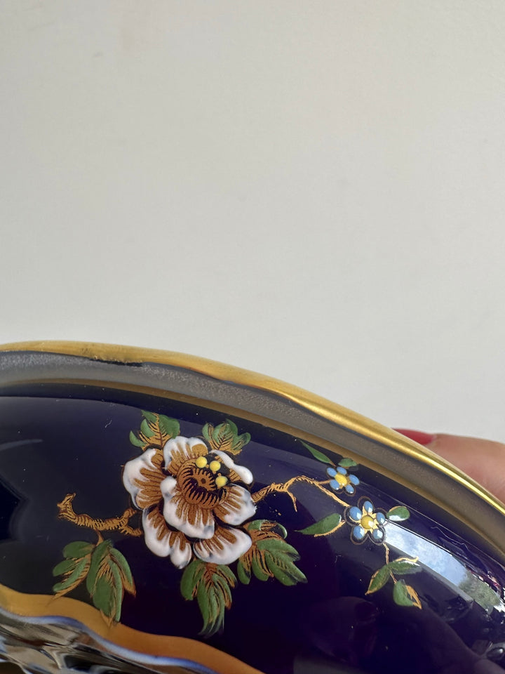 Bonbonnière en porcelaine de Limoges décorée à l'or fin