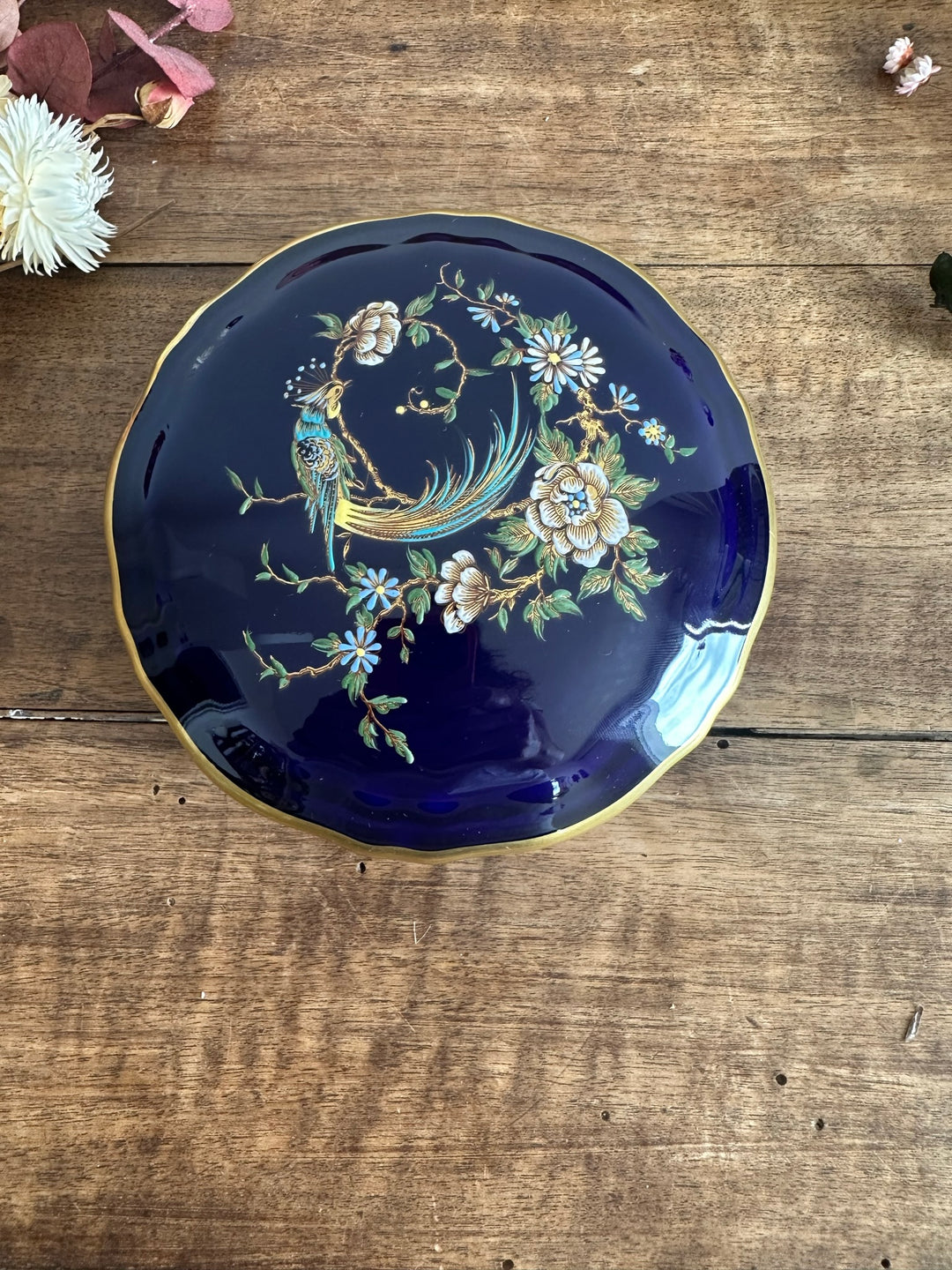 Bonbonnière en porcelaine de Limoges décorée à l'or fin