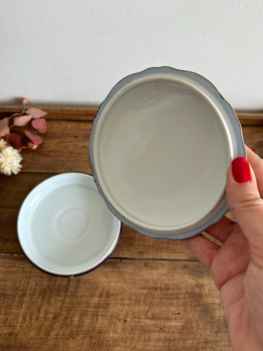 Bonbonnière en porcelaine de Limoges décorée à l'or fin