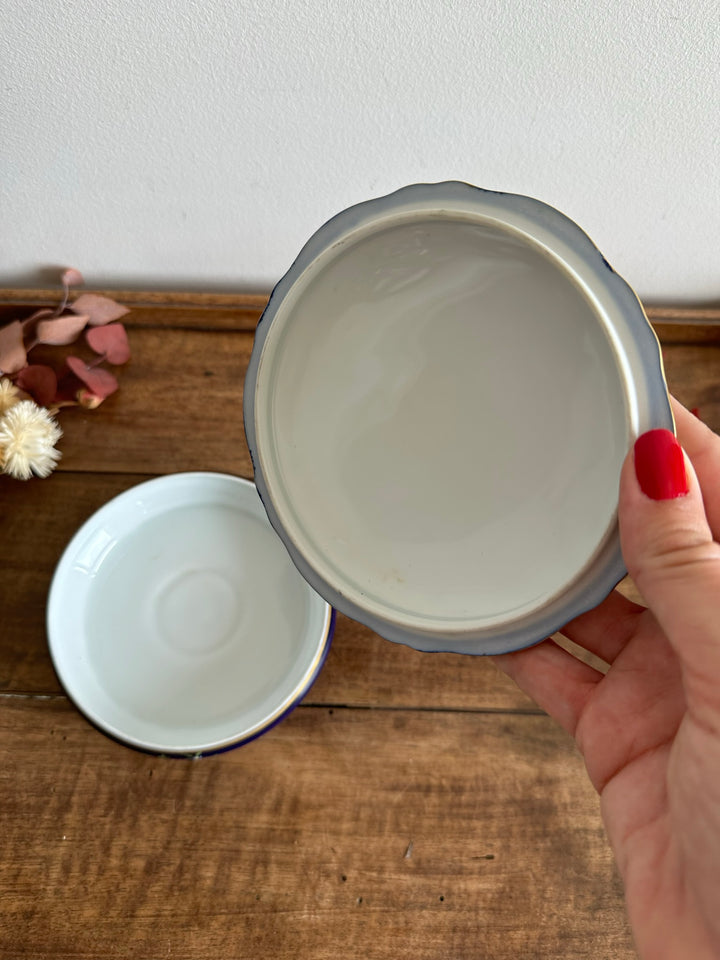 Bonbonnière en porcelaine de Limoges décorée à l'or fin