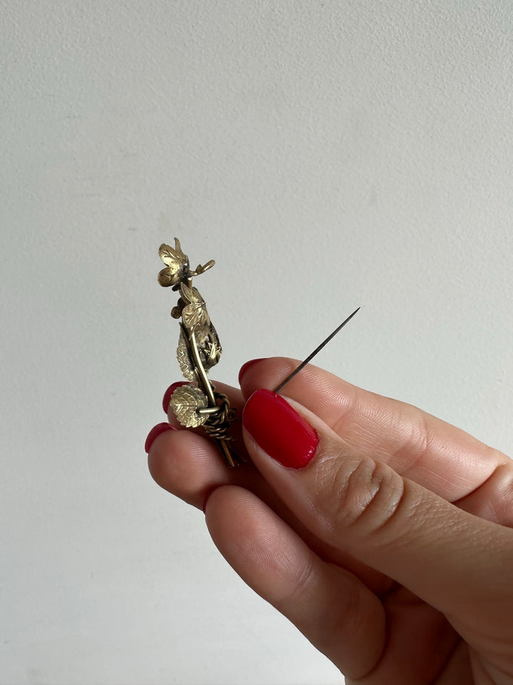 Broche en métal doré bouquet de fleurs