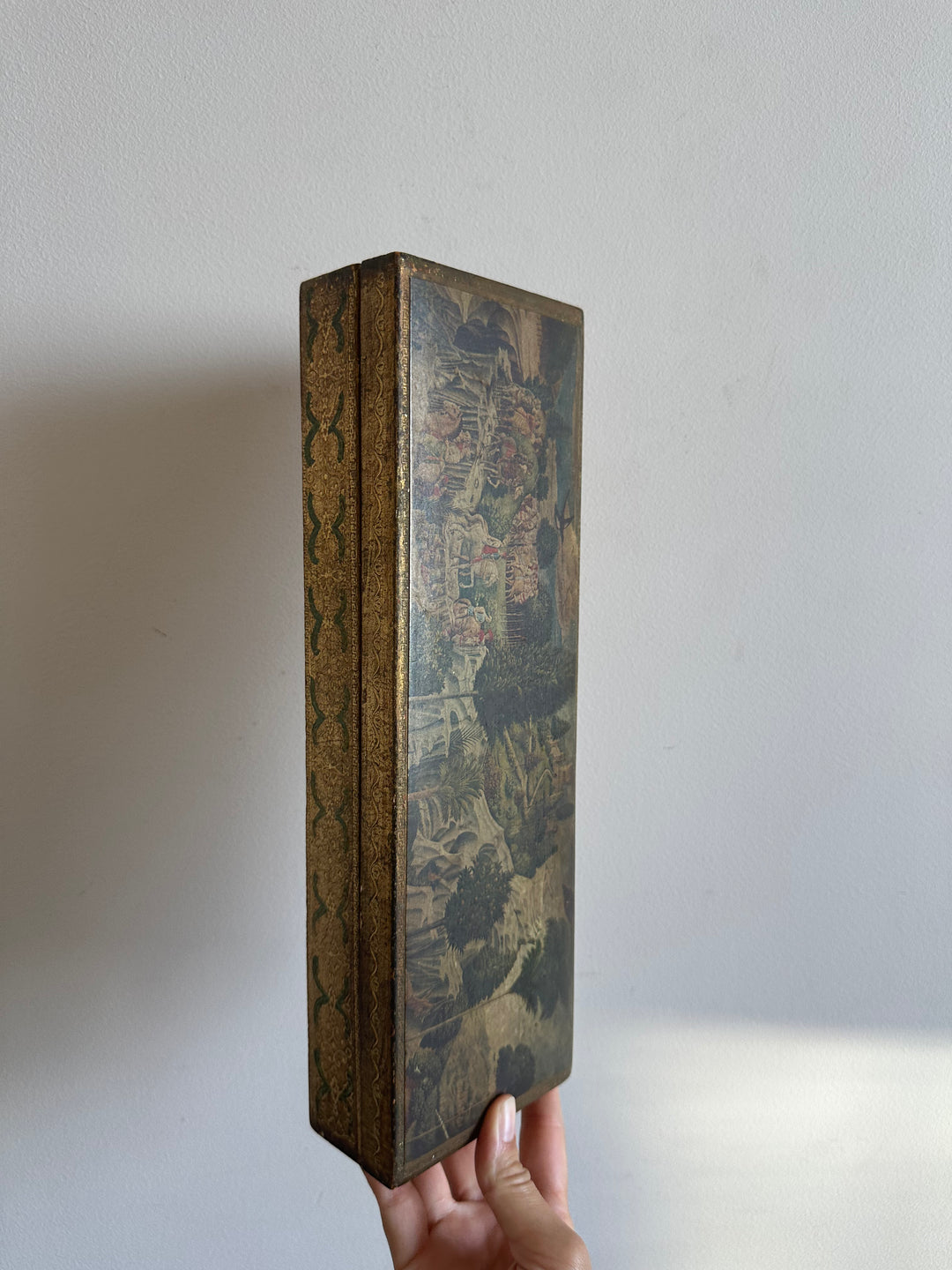 Boite rectangulaire florentine décoration tapisserie Moyen Age