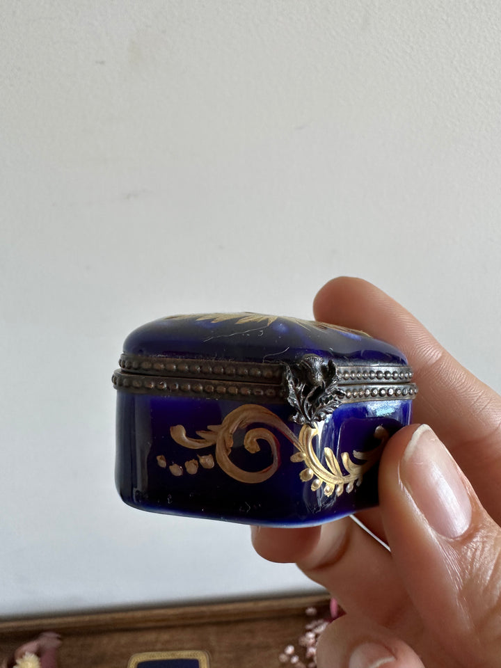 Assortiment de bonbonnières en porcelaine de Limoges années 1920