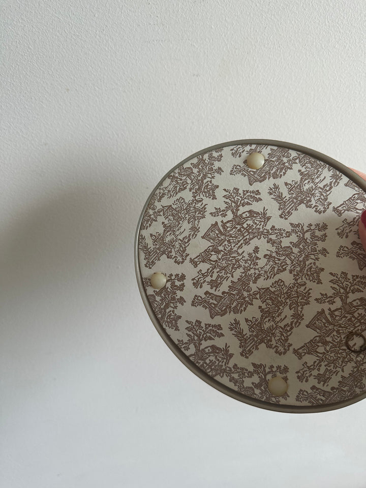 Bouquet de fleurs séchées encadré sous verre bombé