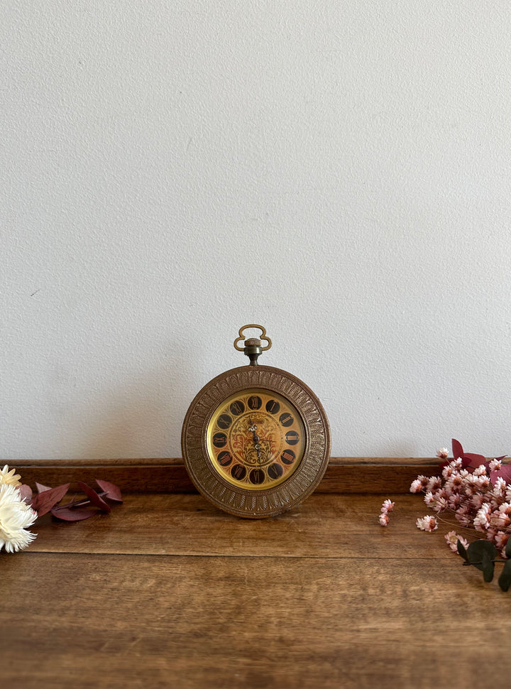 Réveil matin sur pied Europa en métal doré