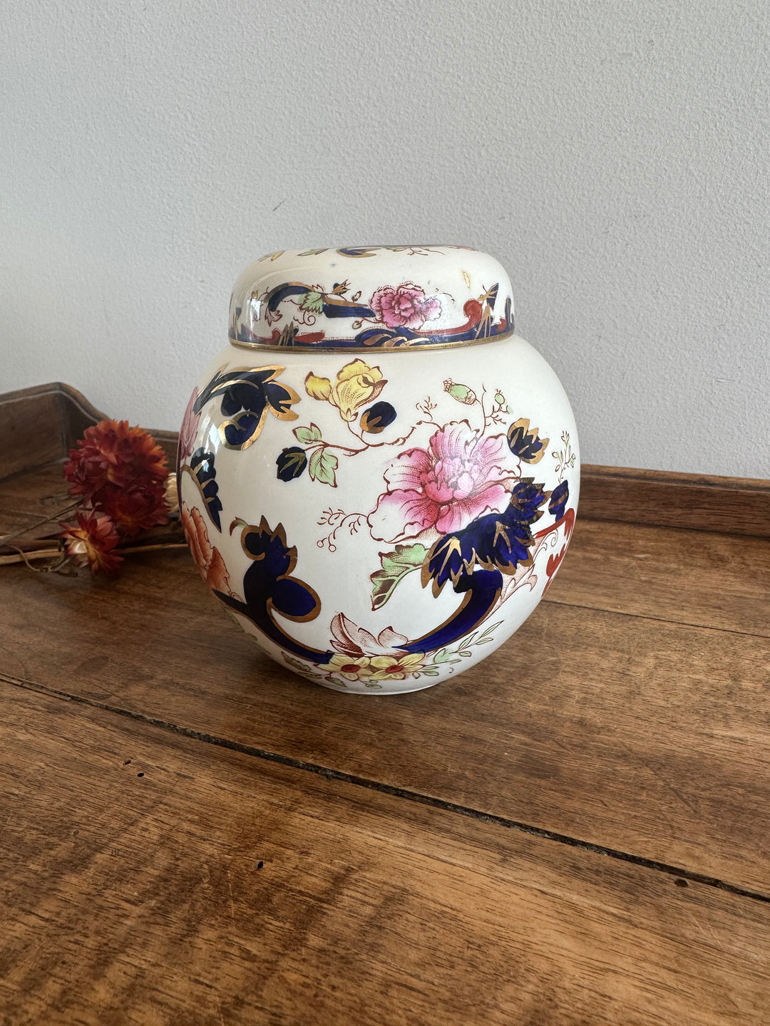 Pot en porcelaine peinte avec couvercle Made in England