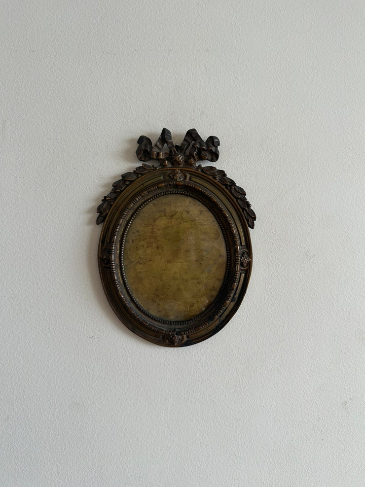 Cadre photo Napoléon III rond en bronze noeud sur fronton