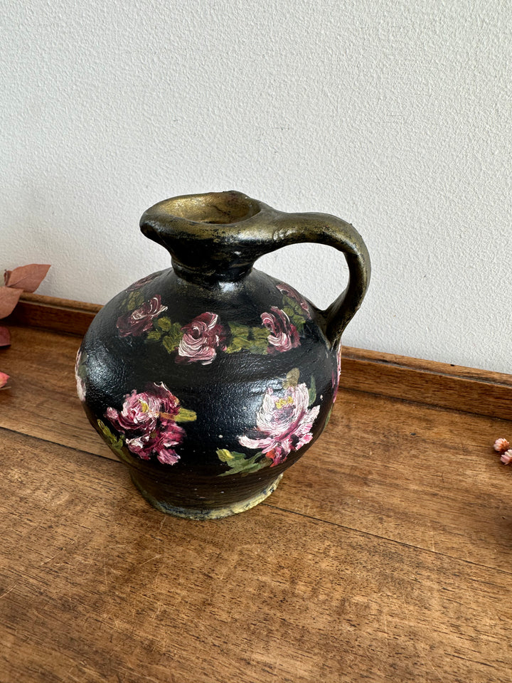 Pichet en terre cuite peint à la main