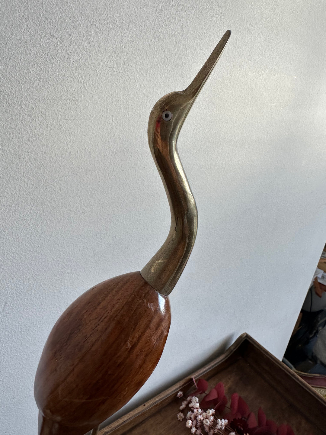 Héron en bois pied en laiton sur socle rectangulaire