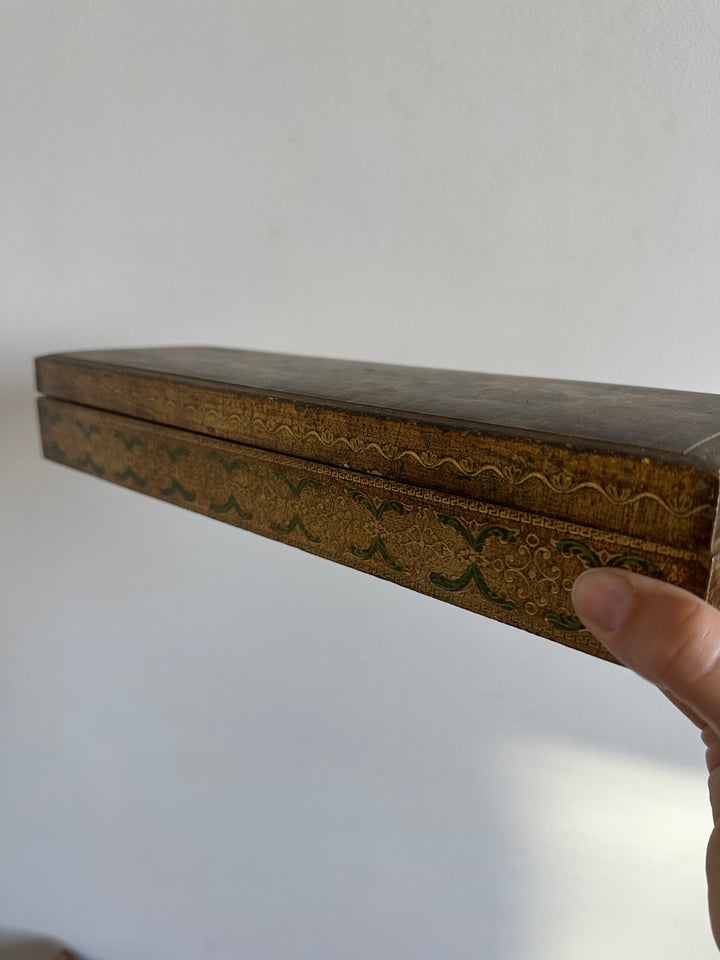 Boite rectangulaire florentine décoration tapisserie Moyen Age