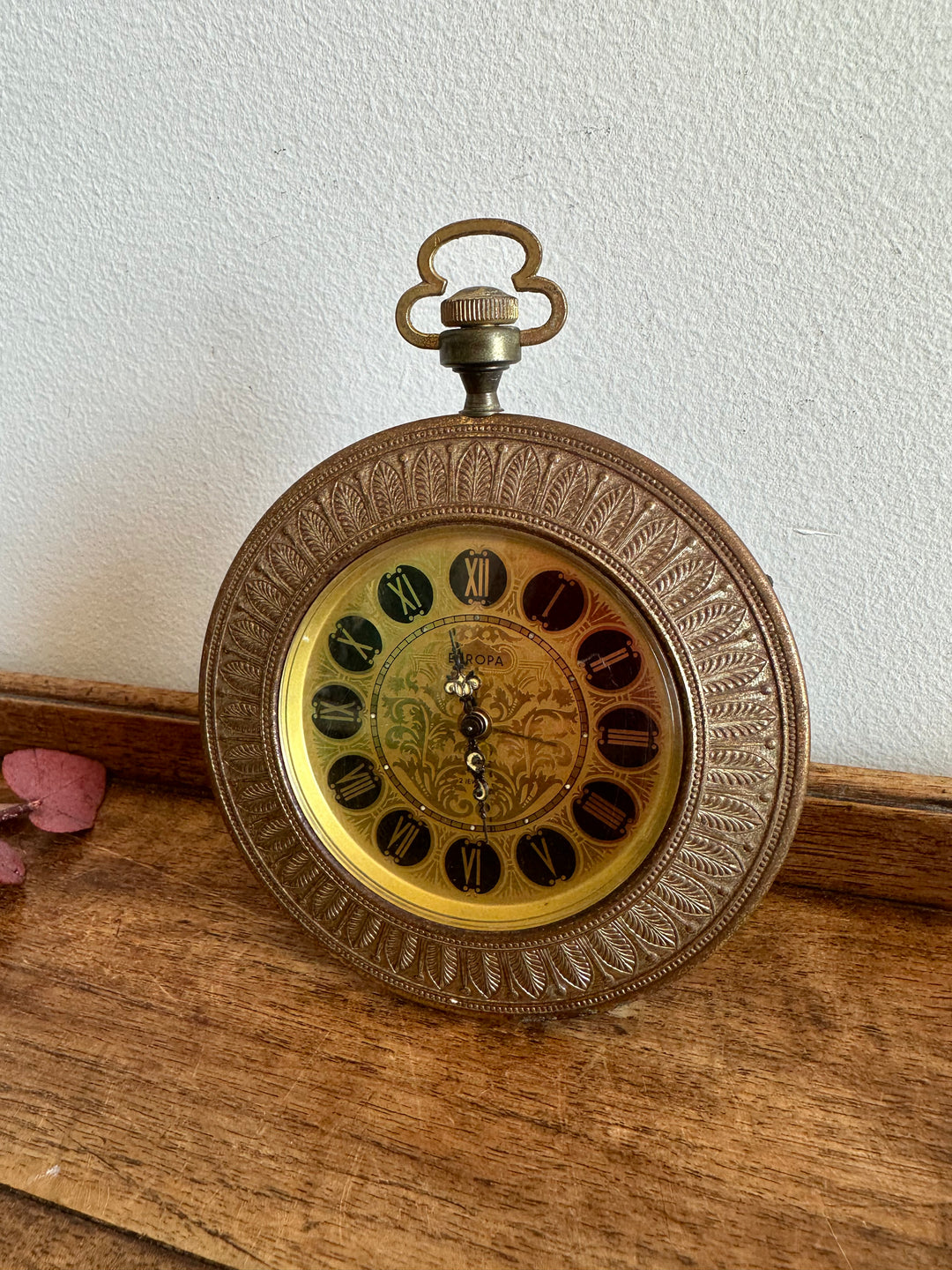 Réveil matin sur pied Europa en métal doré