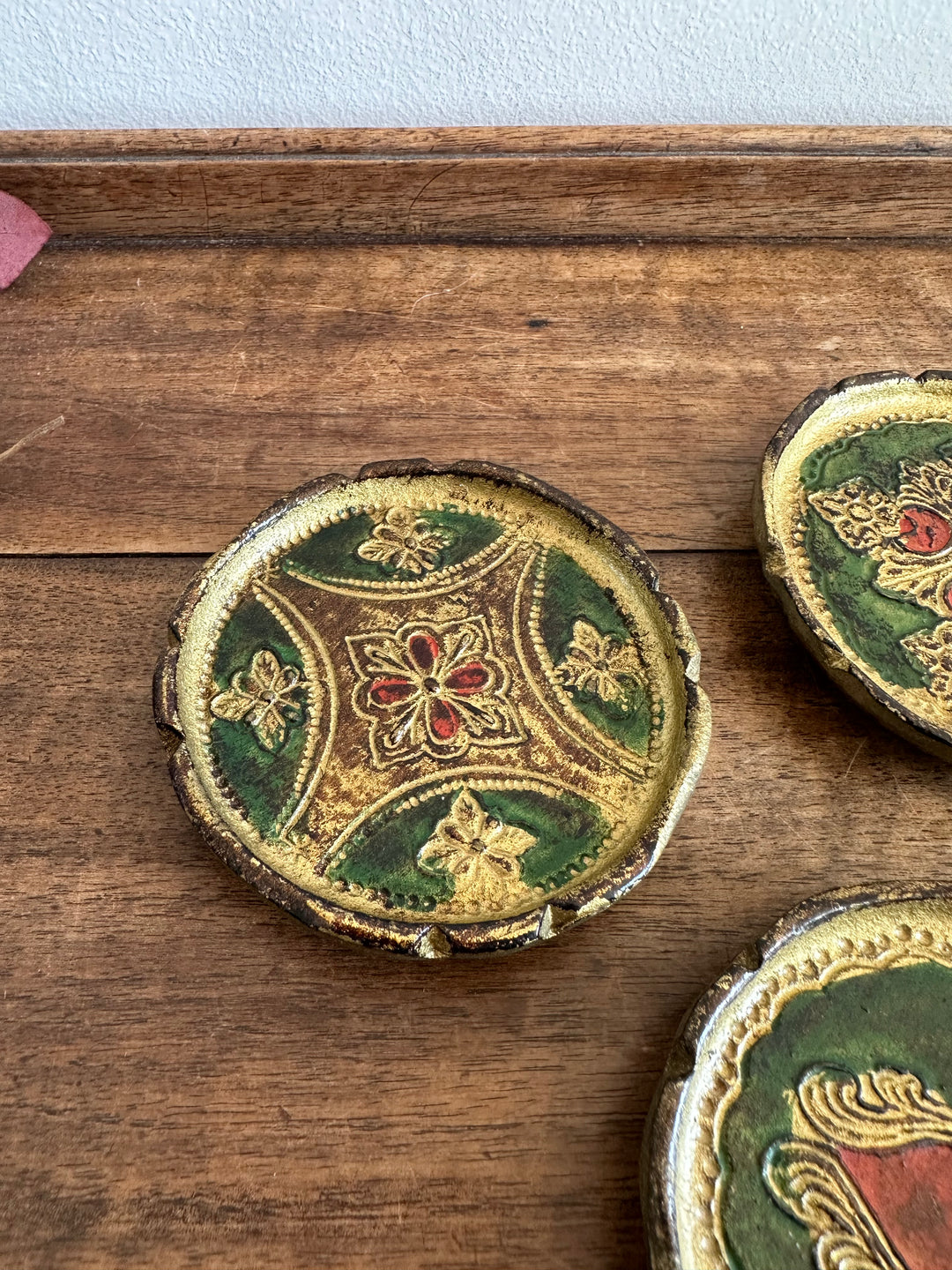 Sous verre en bois florentin or et vert x 6