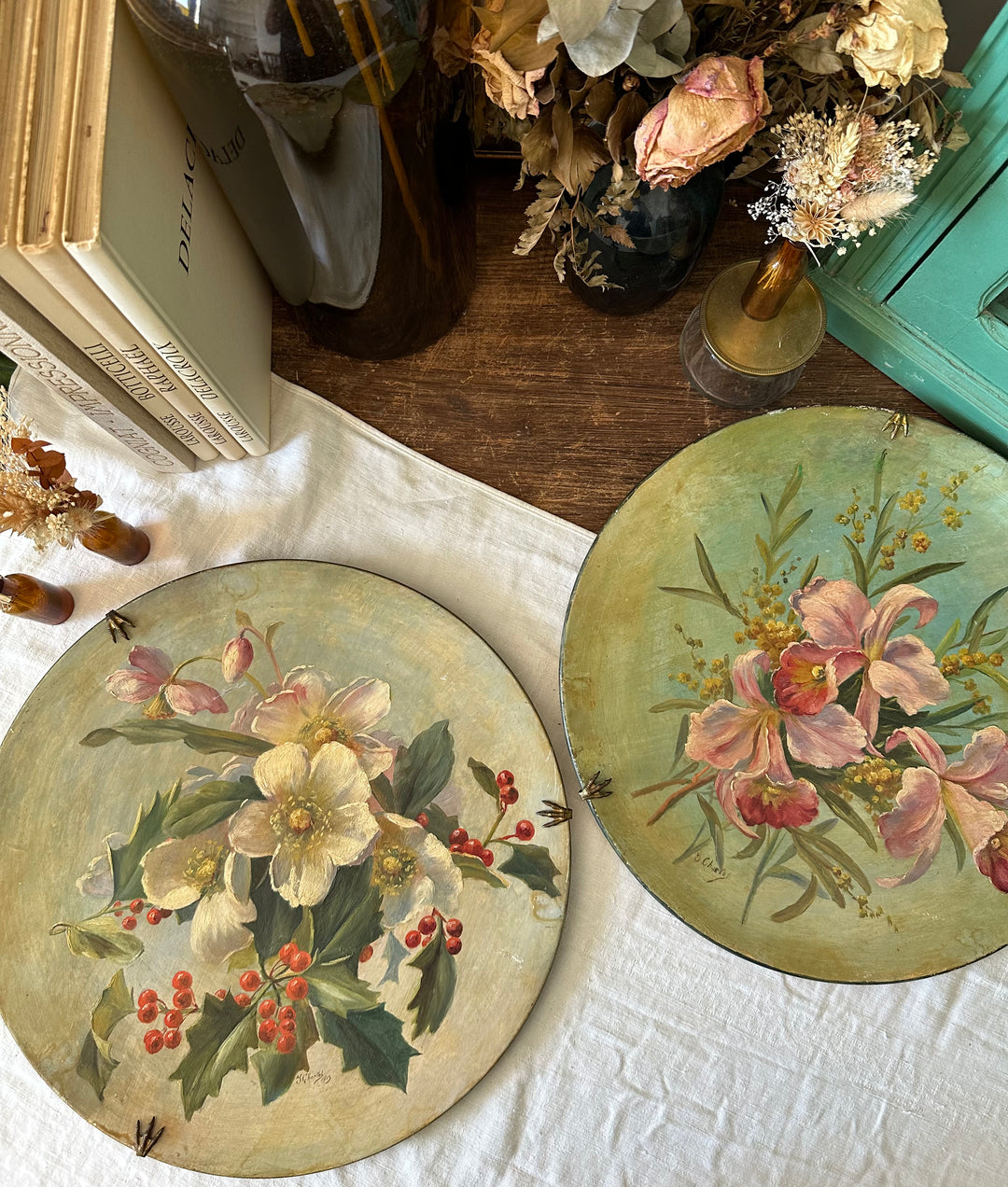Assiettes décoratives signées 1913