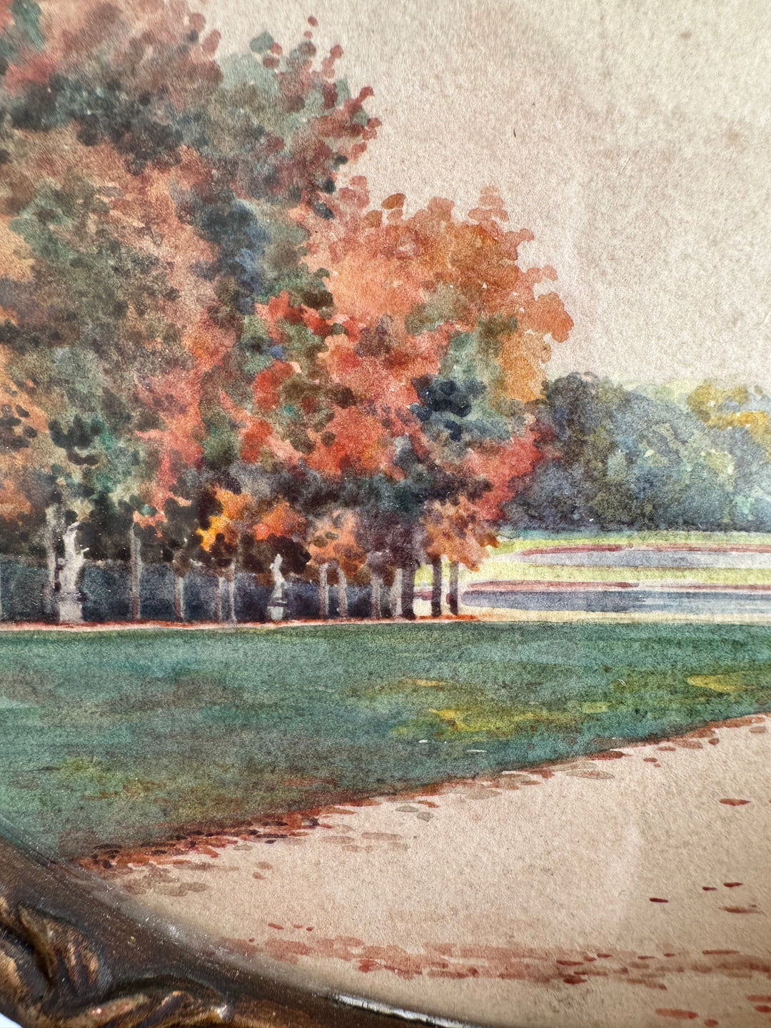 Peinture signée représentant le parc de versailles années 20
