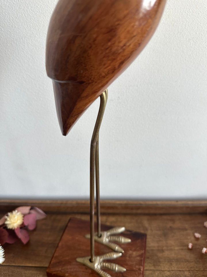 Héron en bois pied en laiton sur socle rectangulaire