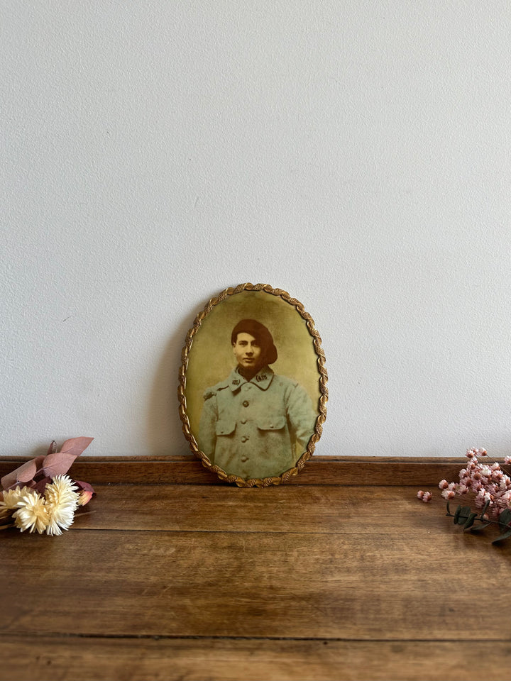 Photographie poilu dans cadre en laiton à poser