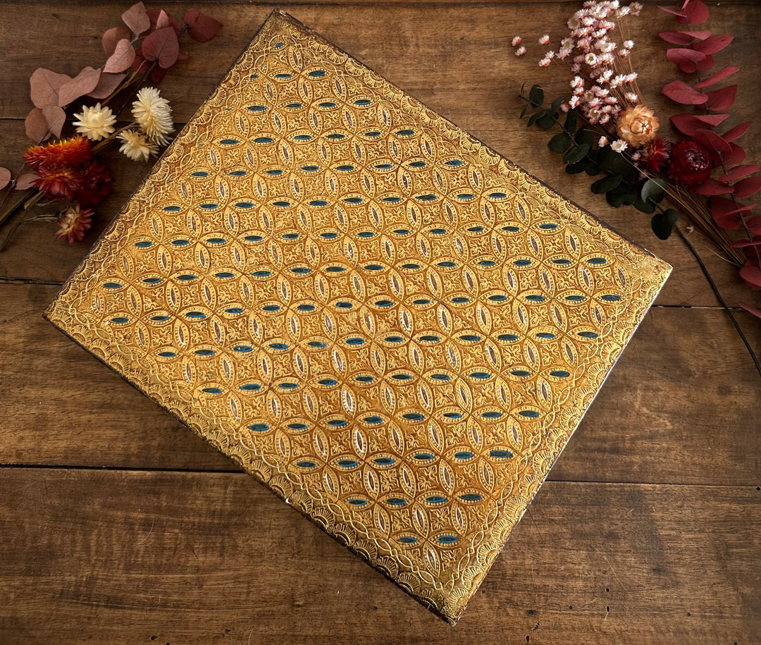 Boite à chocolats en bois décoration dorée style florentin