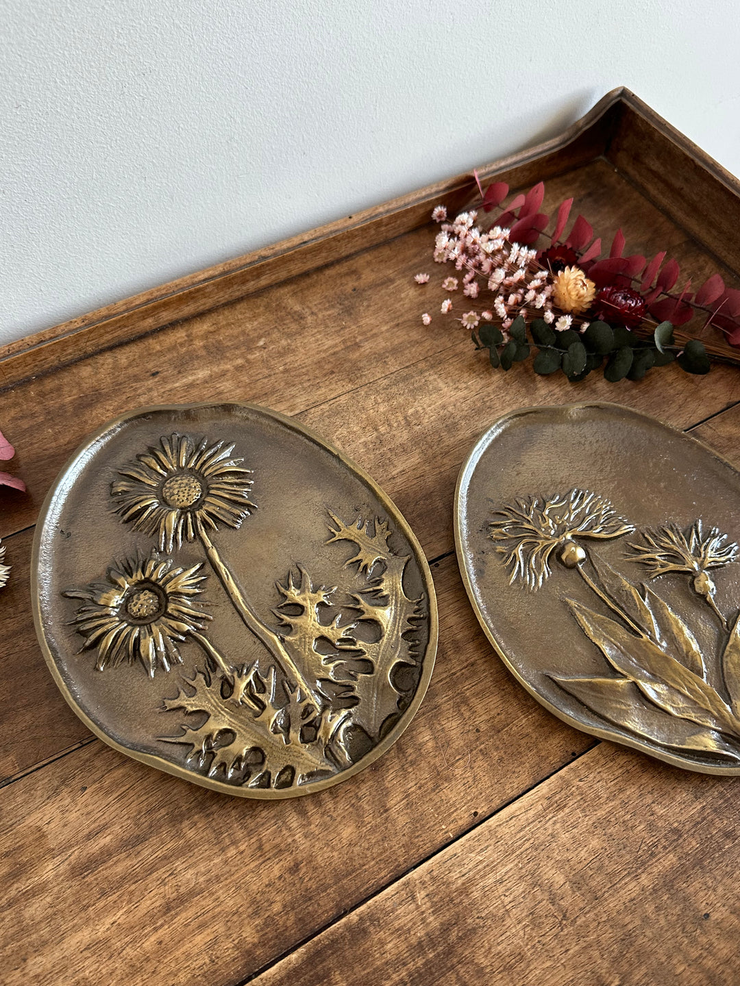 Sculptures en bronze représentation florale à accrocher