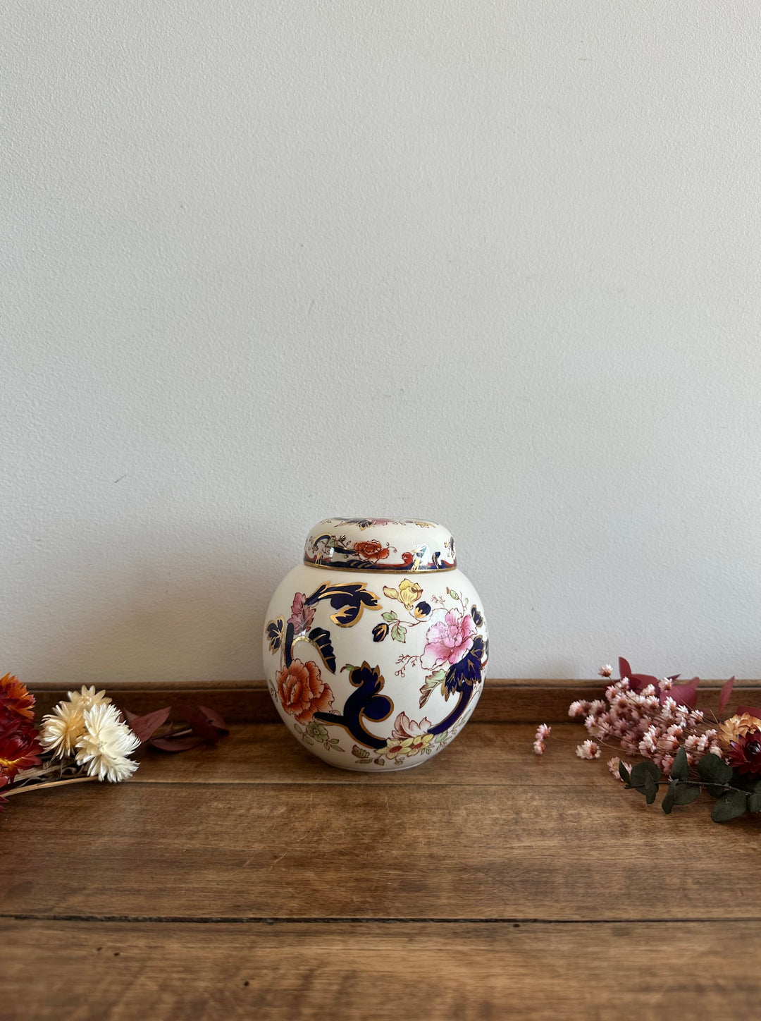 Pot en porcelaine peinte avec couvercle Made in England