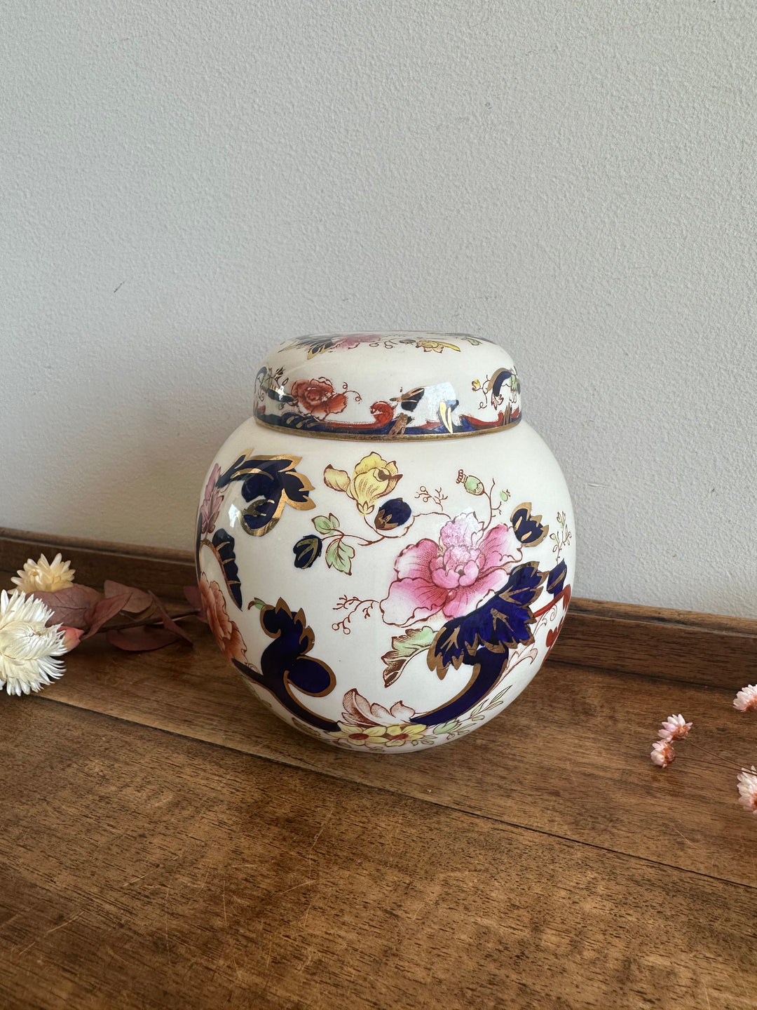 Pot en porcelaine peinte avec couvercle Made in England