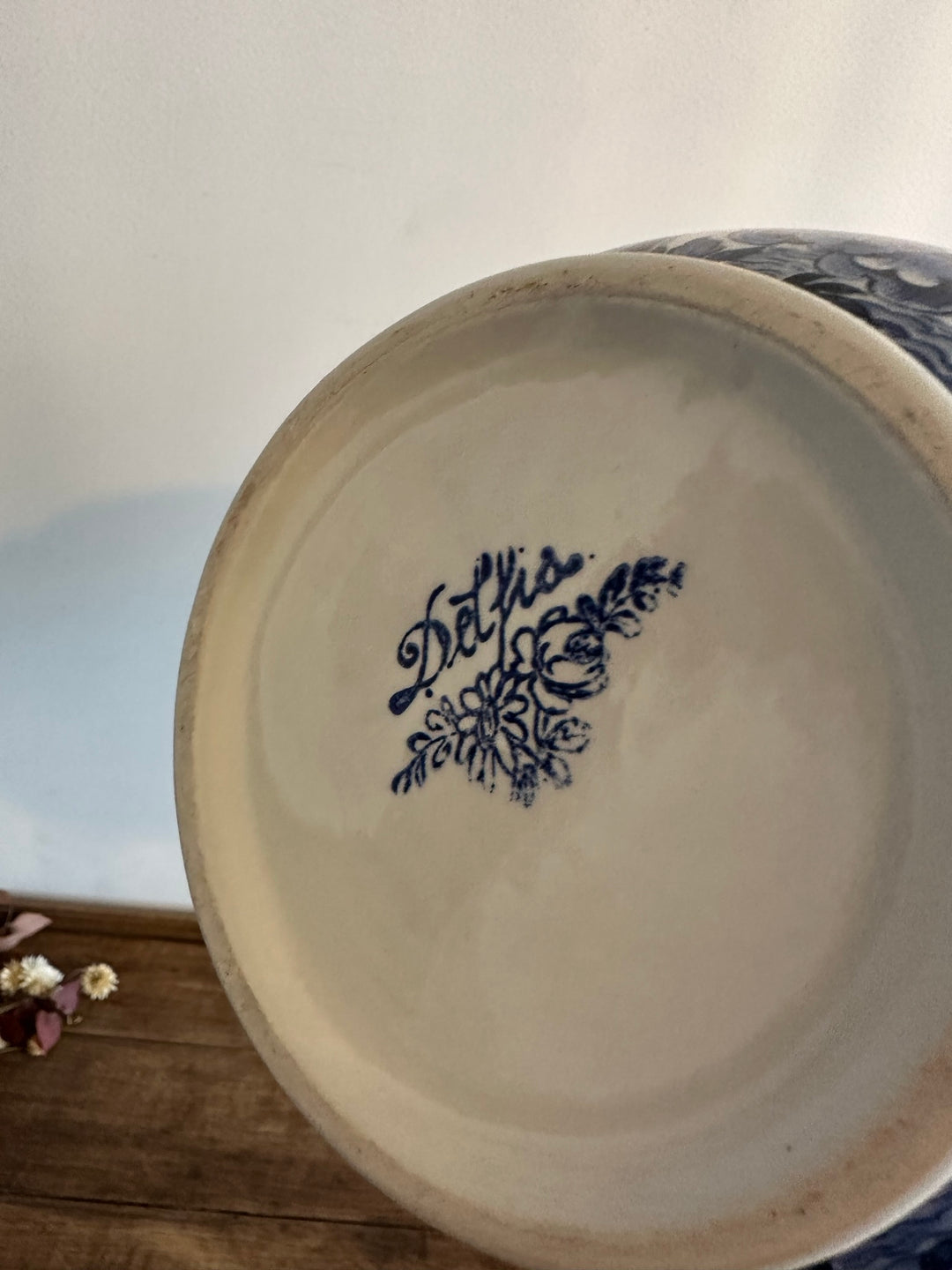 Vase signé Delfia motifs bleus Delft