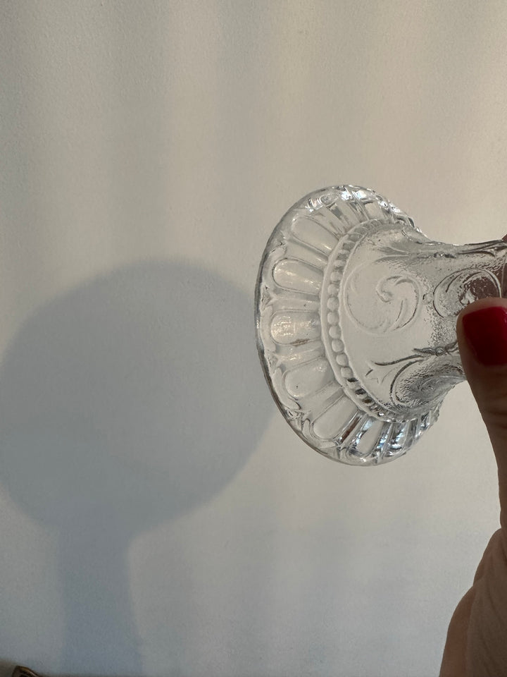 Compotier en verre moulé bordures dentelées
