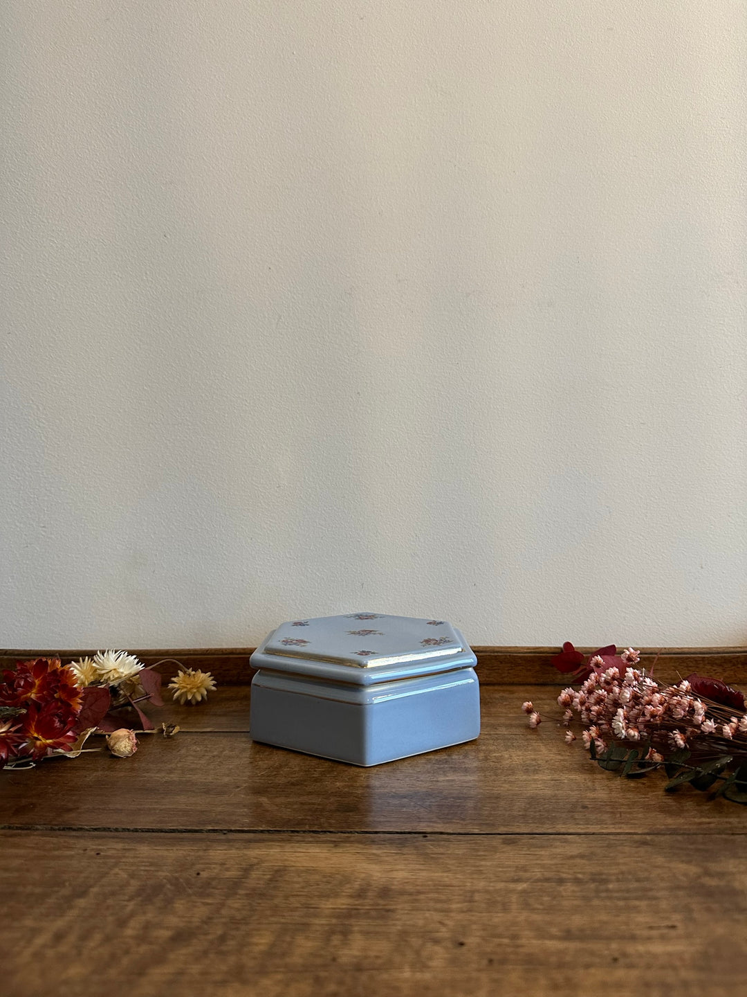 Bonbonnière en porcelaine bleue La St Uzienne