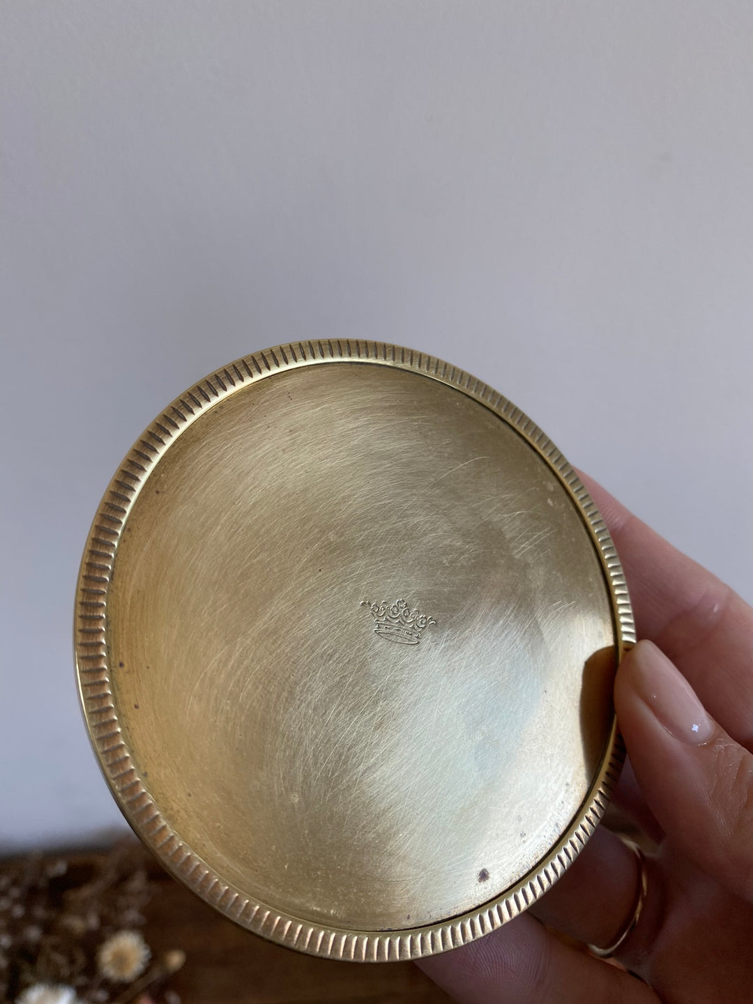 Bonbonnière en verre avec couvercle plat en laiton
