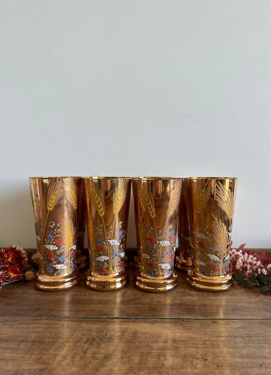 Service verres à eau recouvert de feuille d'or, motifs fleurs peints à la main